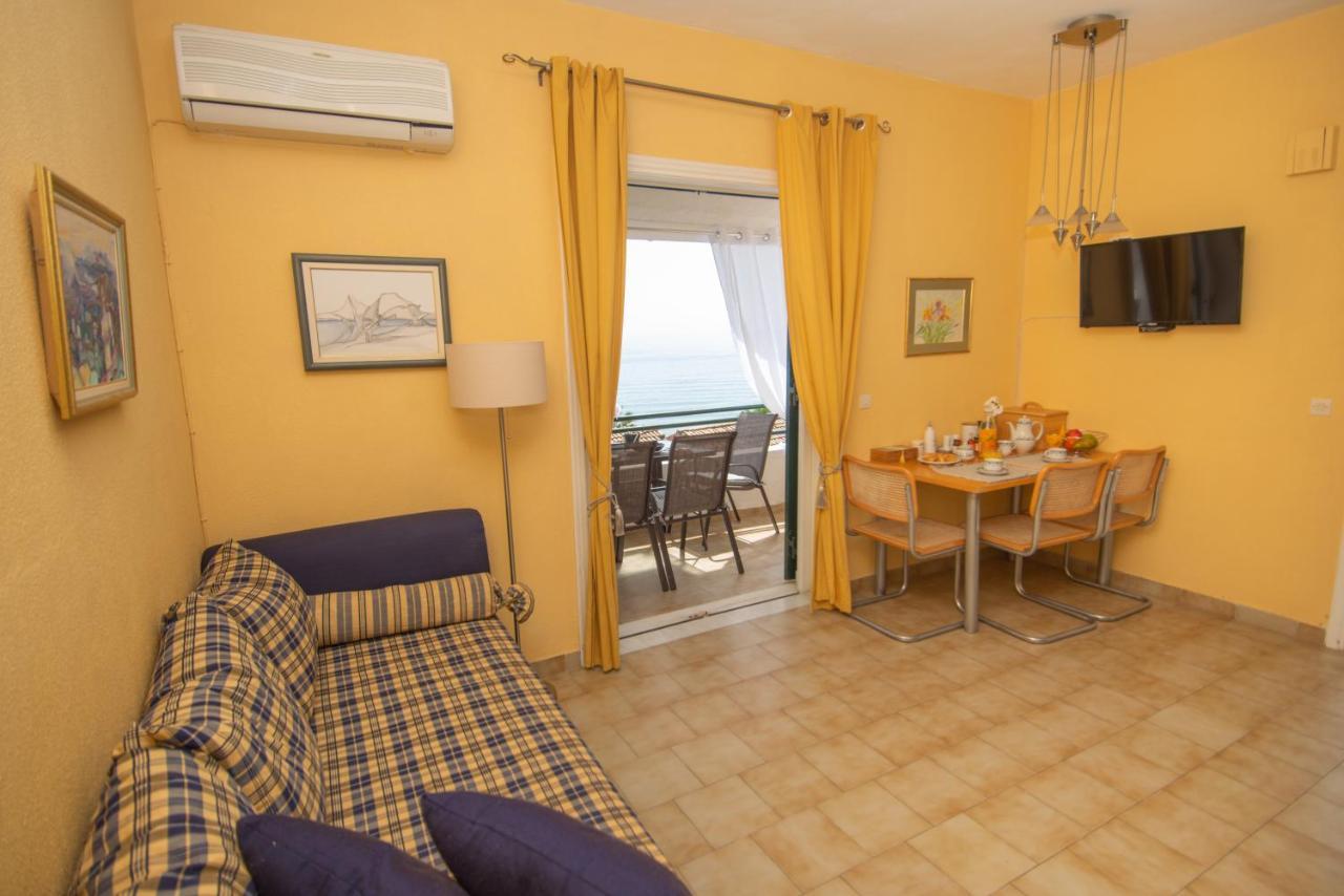 Alexandras On The Beach And Pool Apt Glyfada  Extérieur photo