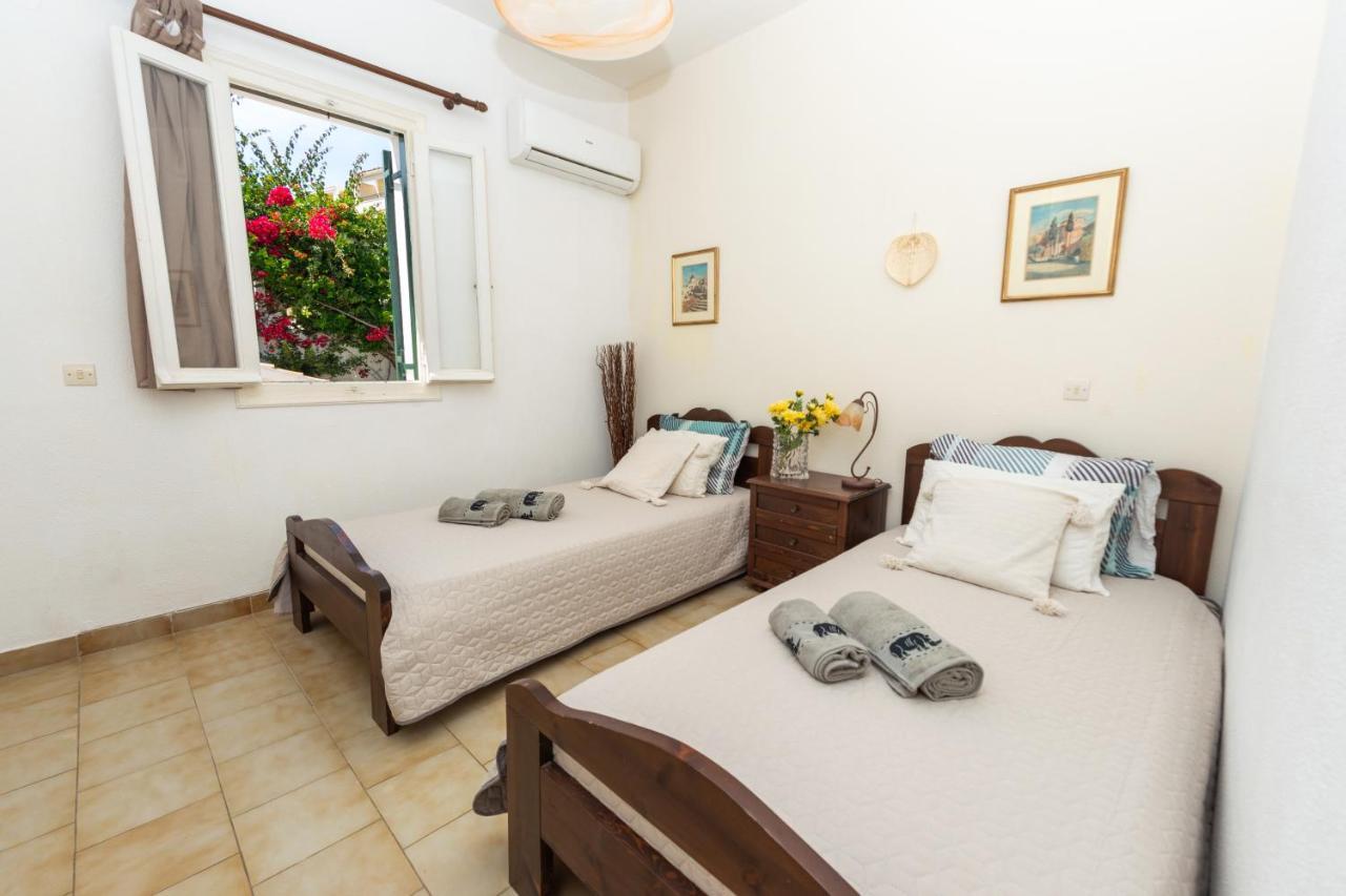 Alexandras On The Beach And Pool Apt Glyfada  Extérieur photo